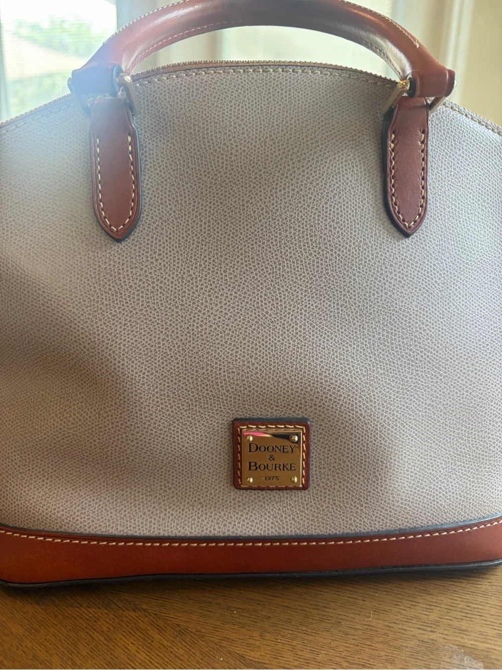 Dooney & Bourke classic dooney